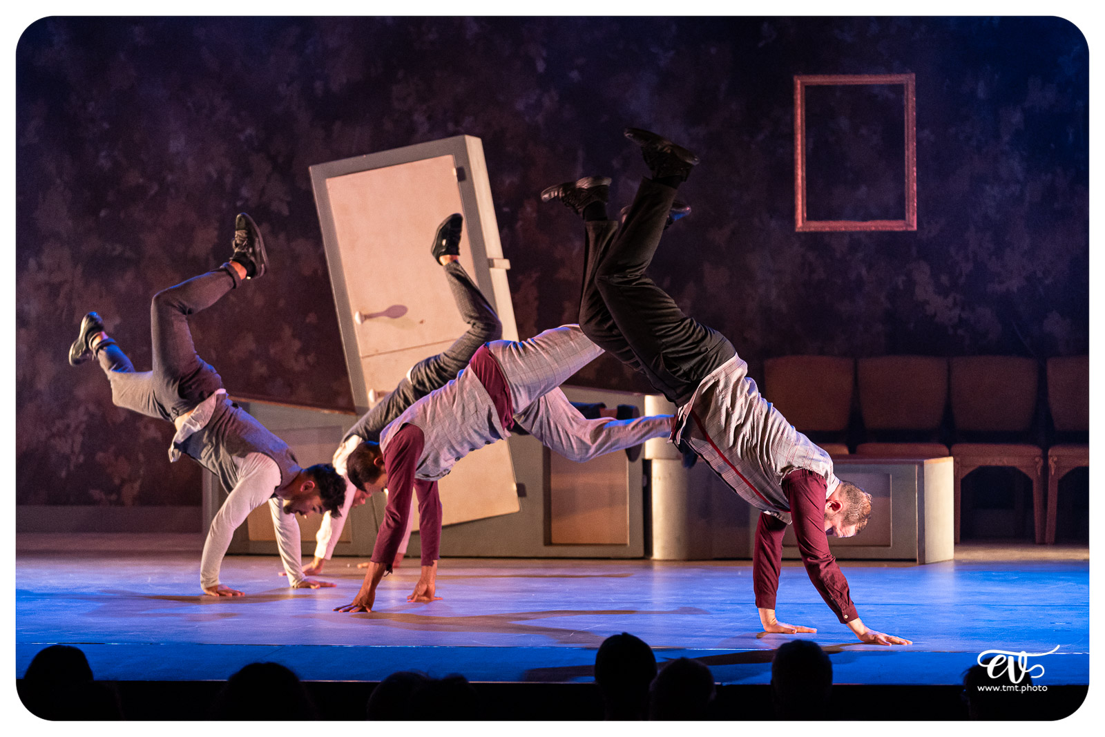 SUR LE FIL (CIE PYRAMID)